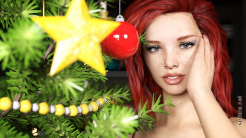 Сексапильная девушка Эмма Свит стоит рядом с новогодней елкои и смотрит в камеру